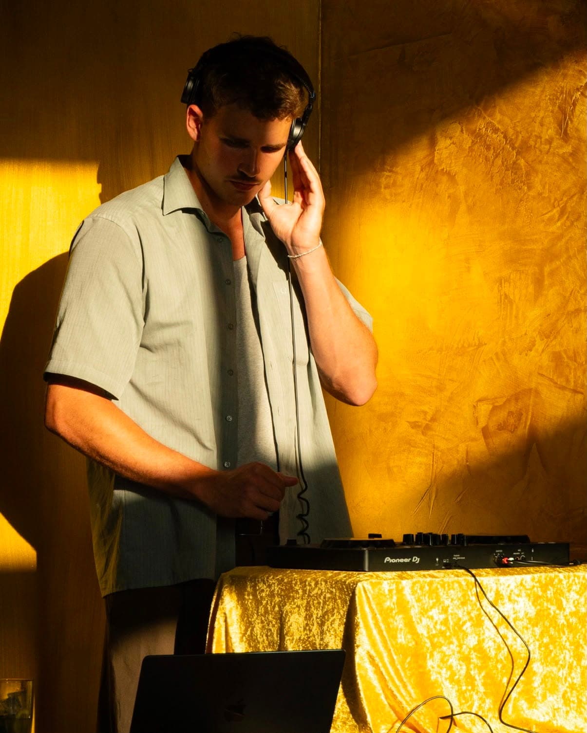 AAADRICH DJ portrait